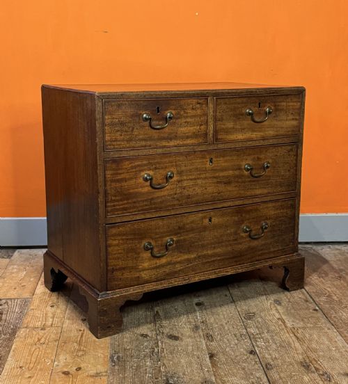 Georgian Mahogany Caddy Top Chest of Drawers of Small Proportions