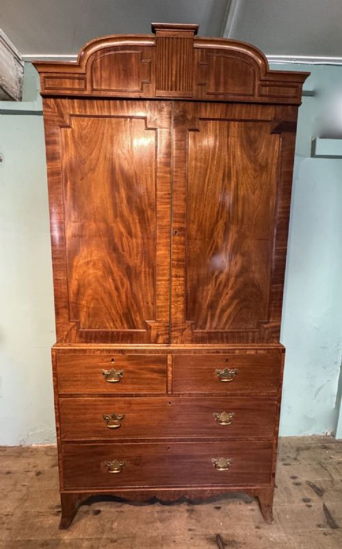 Georgian Mahogany Linen Press
