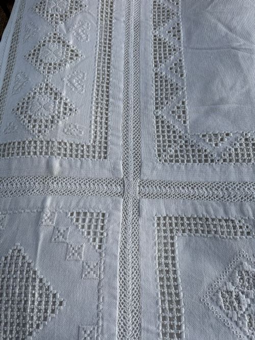 ANTIQUE DRAWN THREAD WHITEWORK DOUBLE BED COVER - ADDITIONAL PHOTO 5