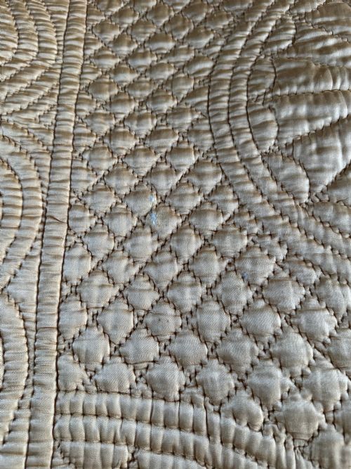 ANTIQUE WELSH HAND STITCHED REVERSIBLE QUILT - ADDITIONAL PHOTO 9