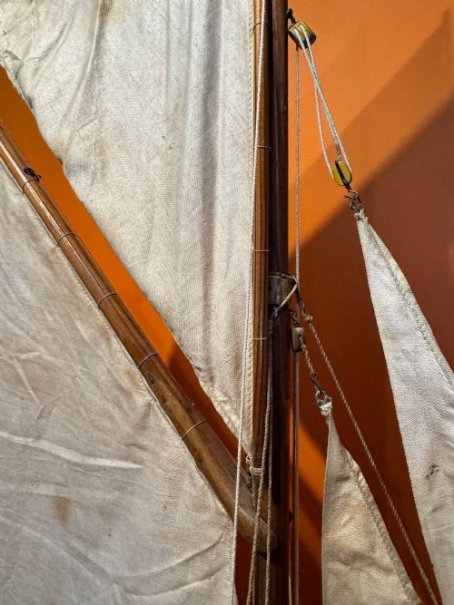 ANTIQUE LARGE SCALE ANTIQUE FULLY RIGGED POND YACHT - ADDITIONAL PHOTO 3