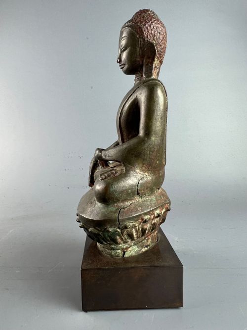 BURMESE OR THAI BRONZE BUDDHA IN BHUMISPARSHA MUDRA CIRCA 1800 - ADDITIONAL PHOTO 4