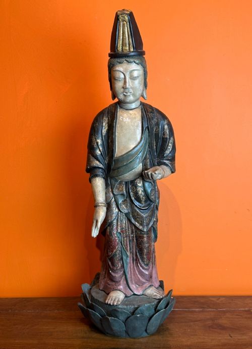 LARGE 19TH CENTURY CHINESE POLYCHROME PAINTED CARVED WOOD FIGURE OF GUANYIN - ADDITIONAL PHOTO 1