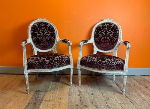 PAIR OF 19TH CENTURY FRENCH CARVED PAINTED FAUTEUILS IN LOUIS XVI TASTE - ADDITIONAL PHOTO 1