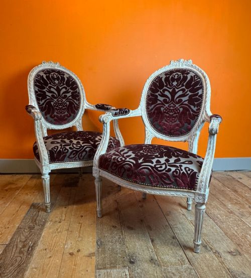 PAIR OF 19TH CENTURY FRENCH CARVED PAINTED FAUTEUILS IN LOUIS XVI TASTE - ADDITIONAL PHOTO 3