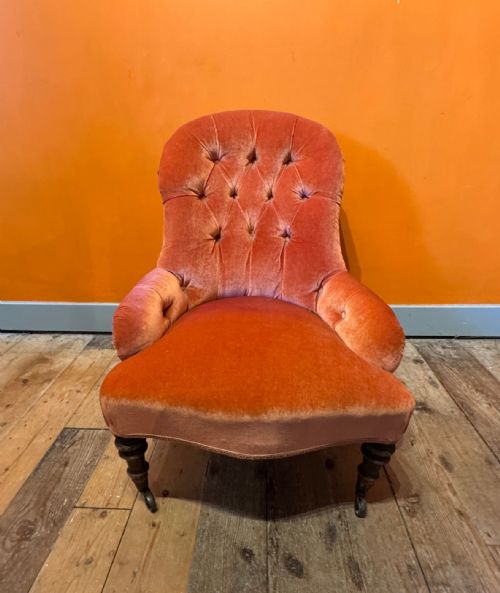 ANTIQUE BUTTON BACK OCCASIONAL CHAIR UPHOLSTERED IN ORANGE VELVET - ADDITIONAL PHOTO 1