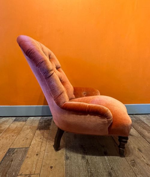 ANTIQUE BUTTON BACK OCCASIONAL CHAIR UPHOLSTERED IN ORANGE VELVET - ADDITIONAL PHOTO 2