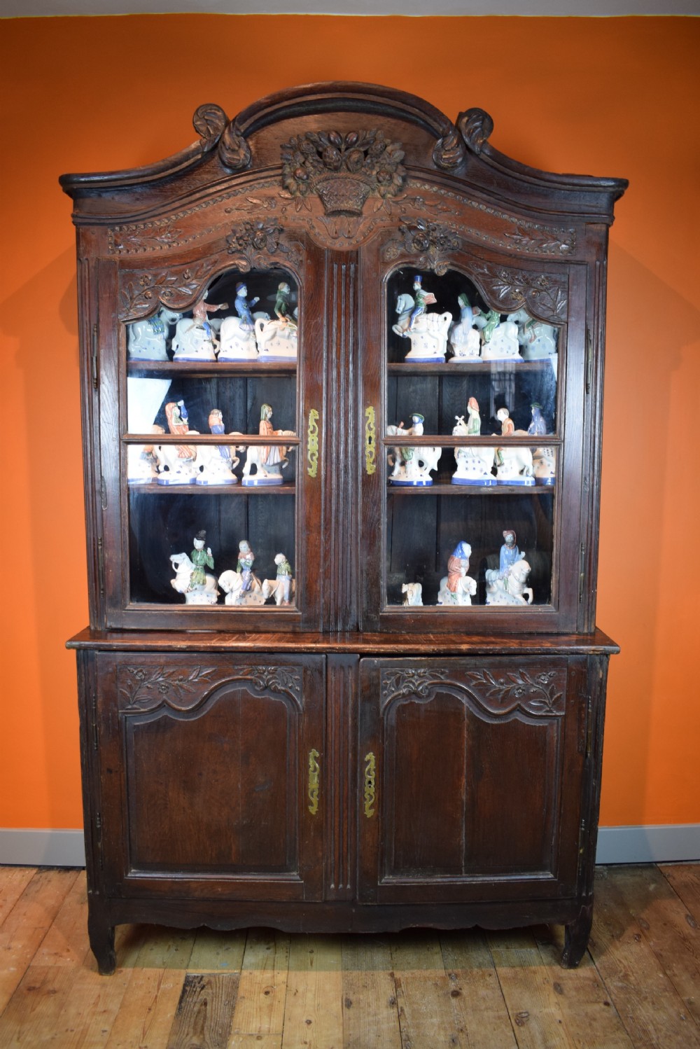 French 18th century oak buffet a deux corps View II
