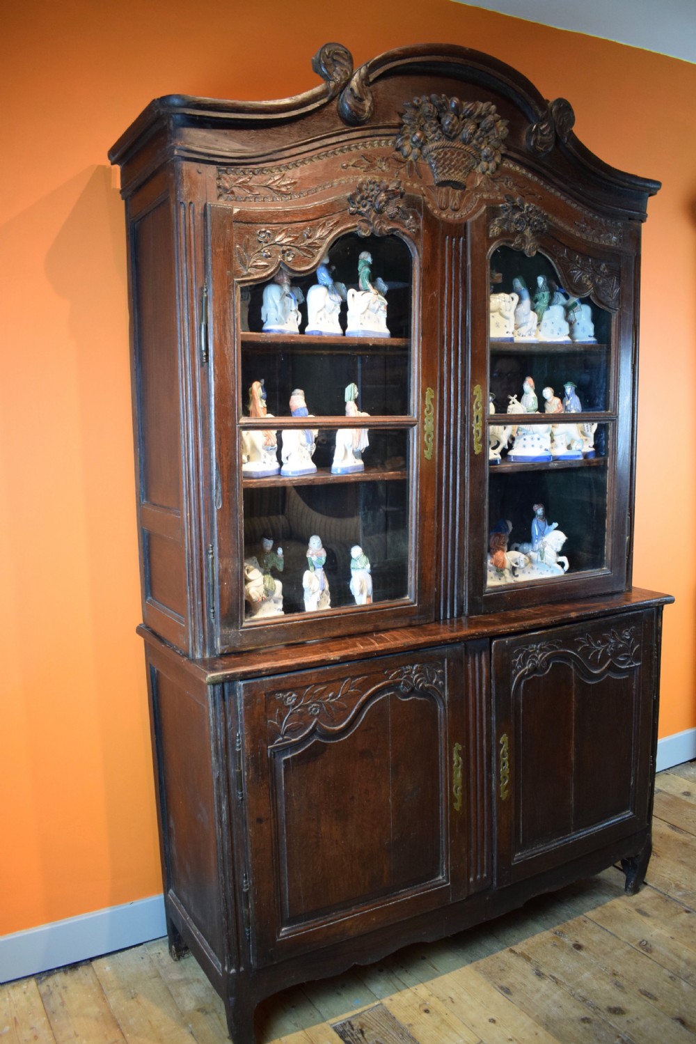 French 18th century oak buffet a deux corps View III
