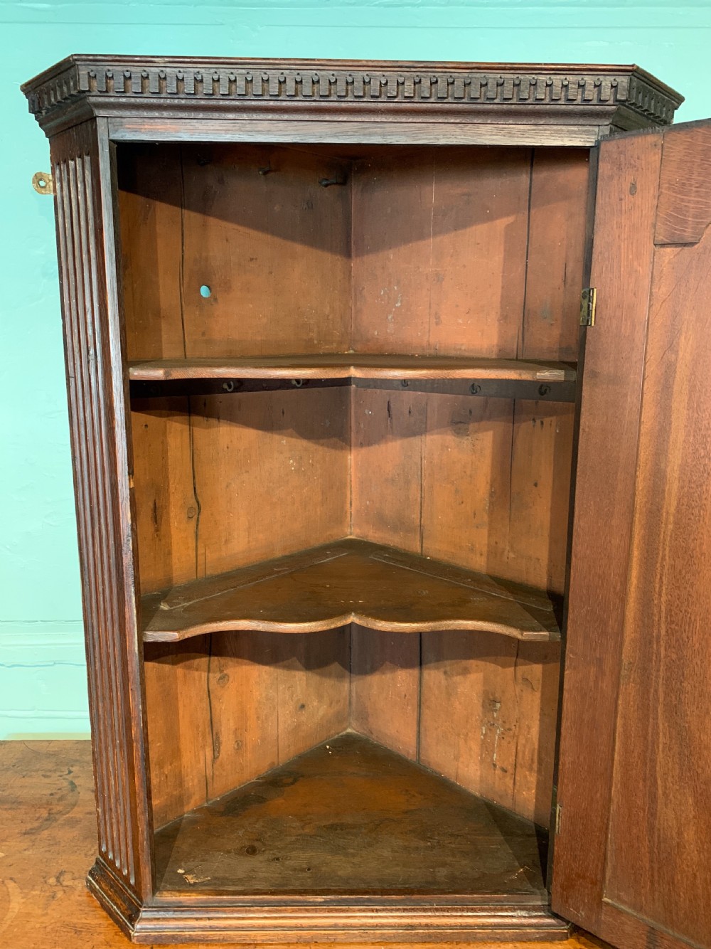 Georgian oak wall hanging corner wall cupboard of good colour View IV