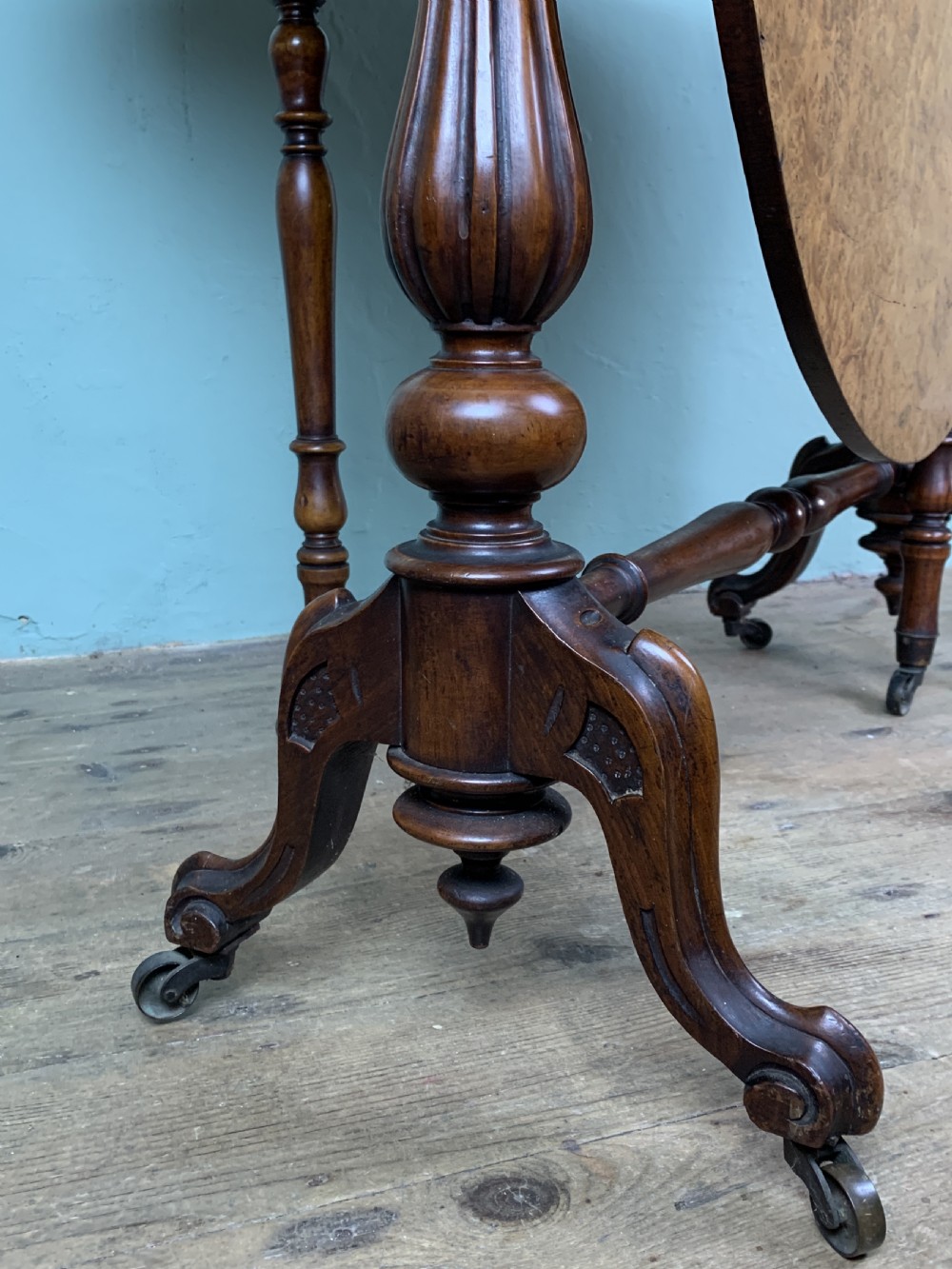 Victorian burr walnut oval Sutherland table View IX