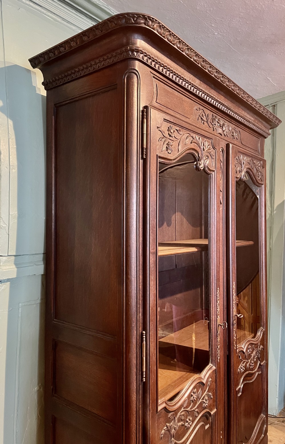 French carved oak Lous XV Revival vitrine cabinet  View VII