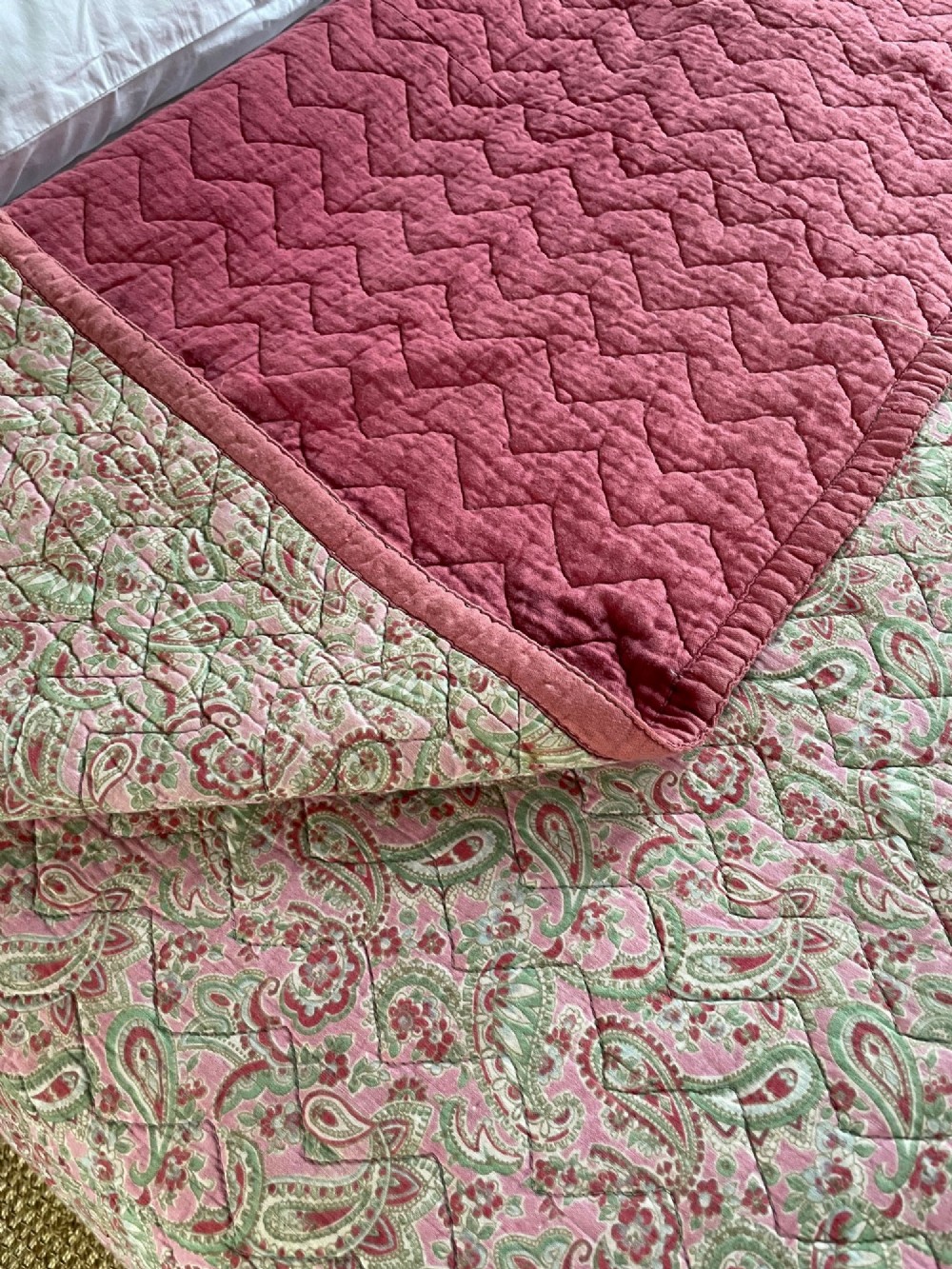 Victorian Pink Paisley Double Quilt