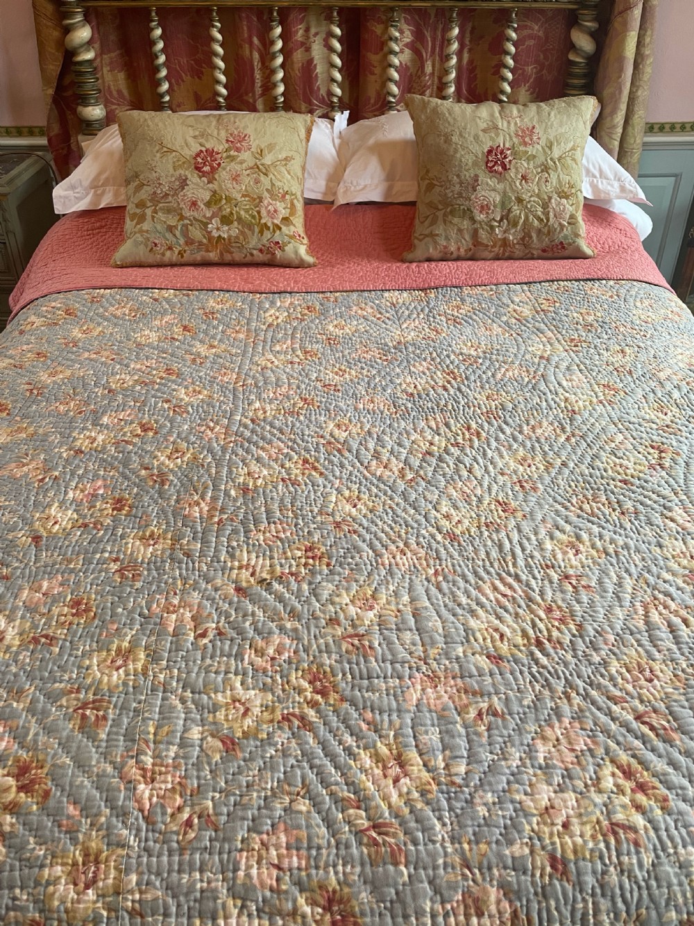Antique Welsh blue floral broadcloth quilt 205cm x 214cm View II