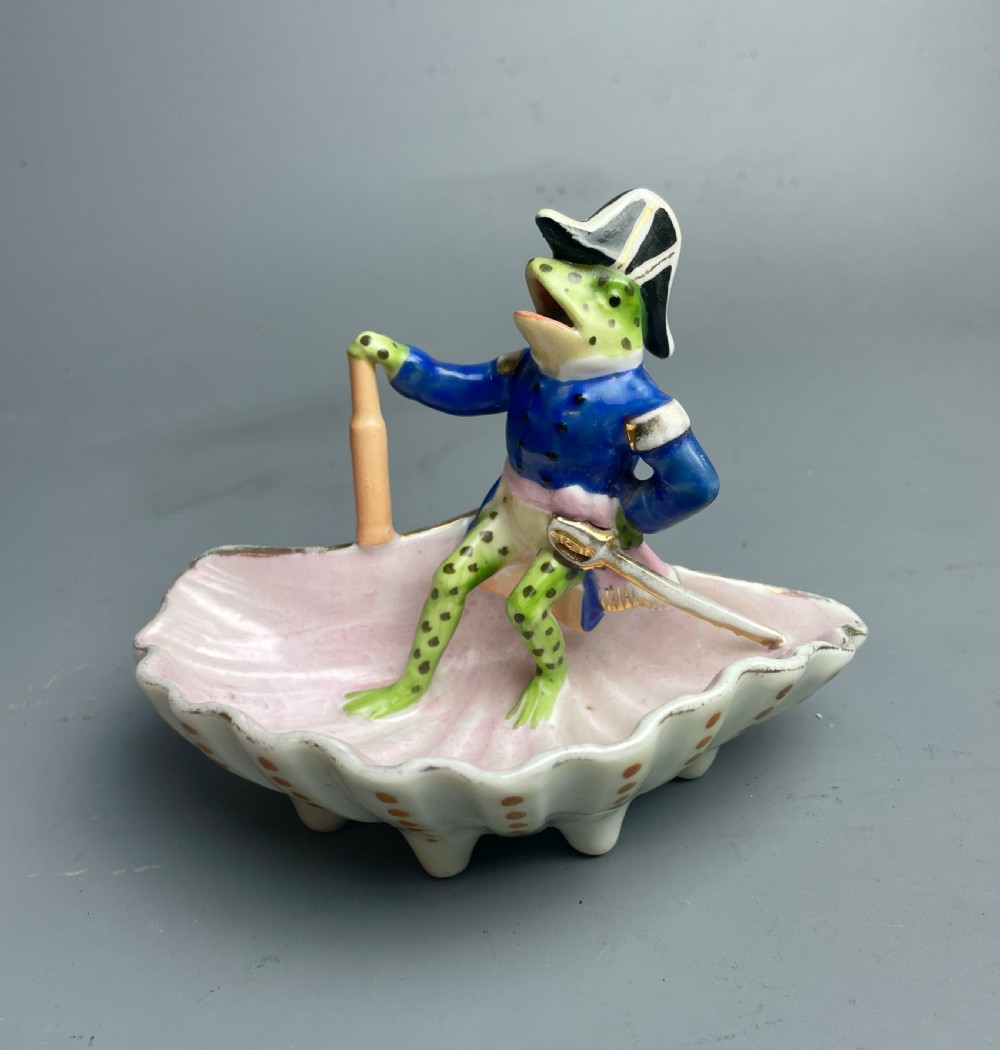 Continental novely porcelain frog dish fairing View II