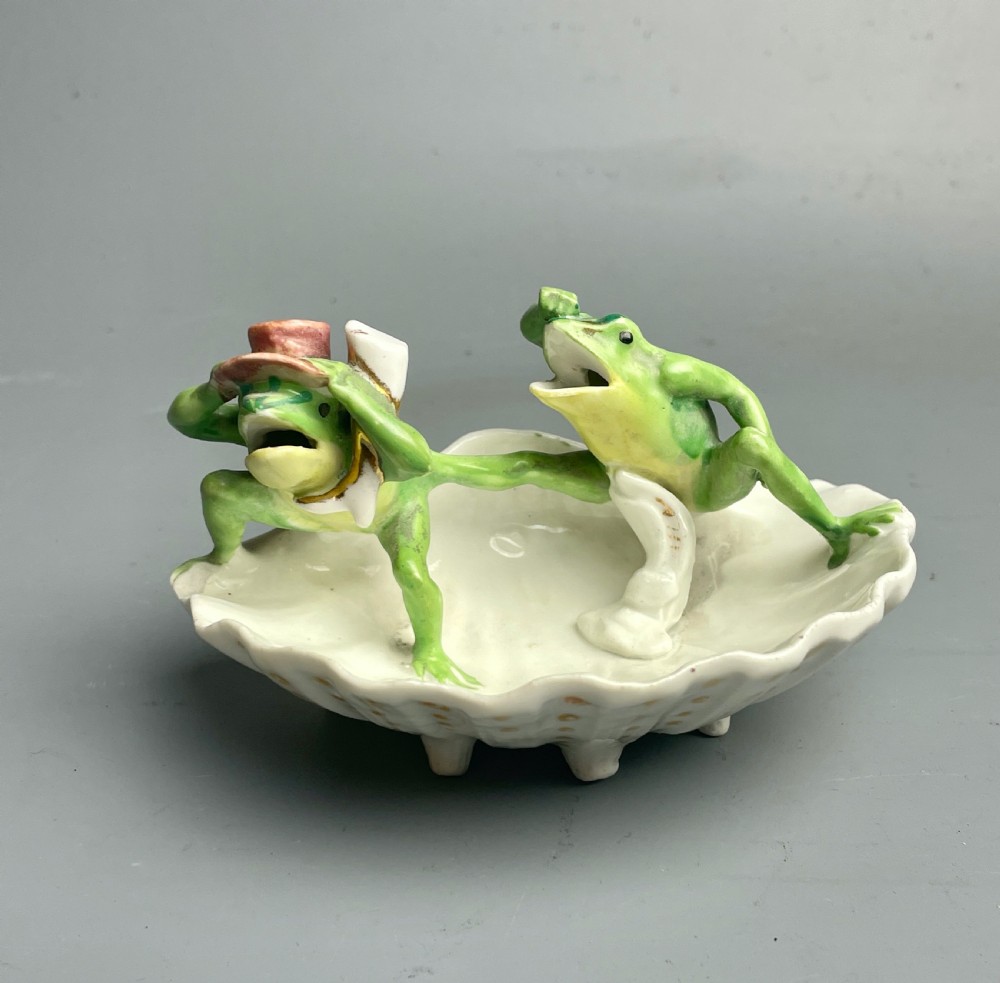 Continental novelty porcelain fairing dish of two frogs
