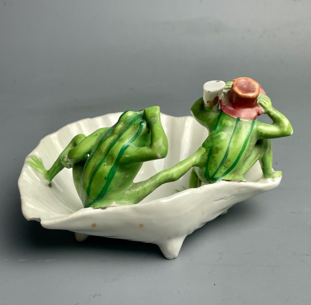 Continental novelty porcelain fairing dish of two frogs View II