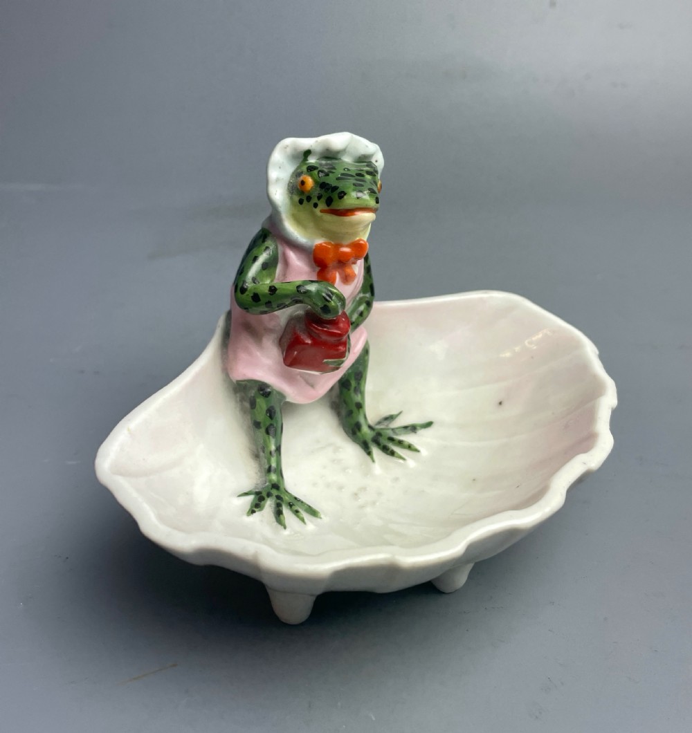 Continental novelty porcelain frog dish fairing View II