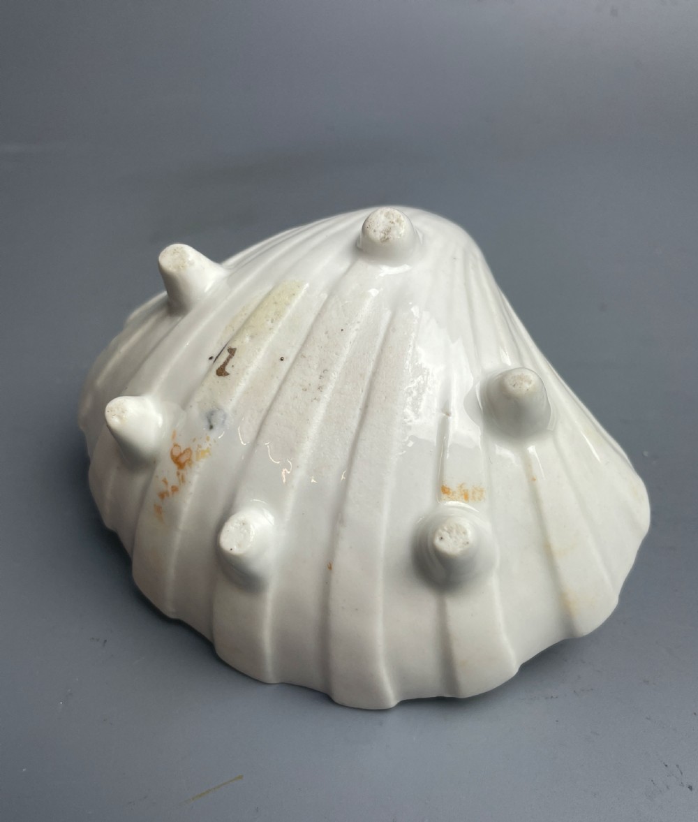 Continental novelty porcelain frog dish fairing View V