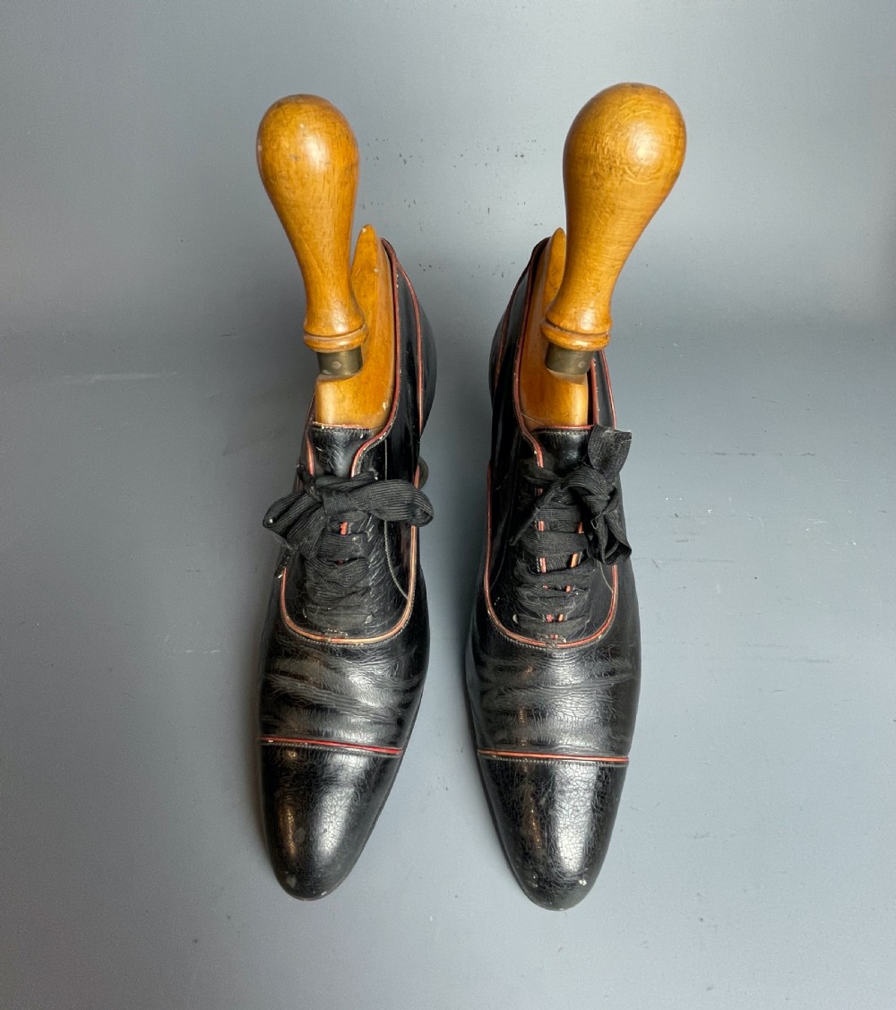 Victorian / Edwardian ladies black leather lace up shoes View IV