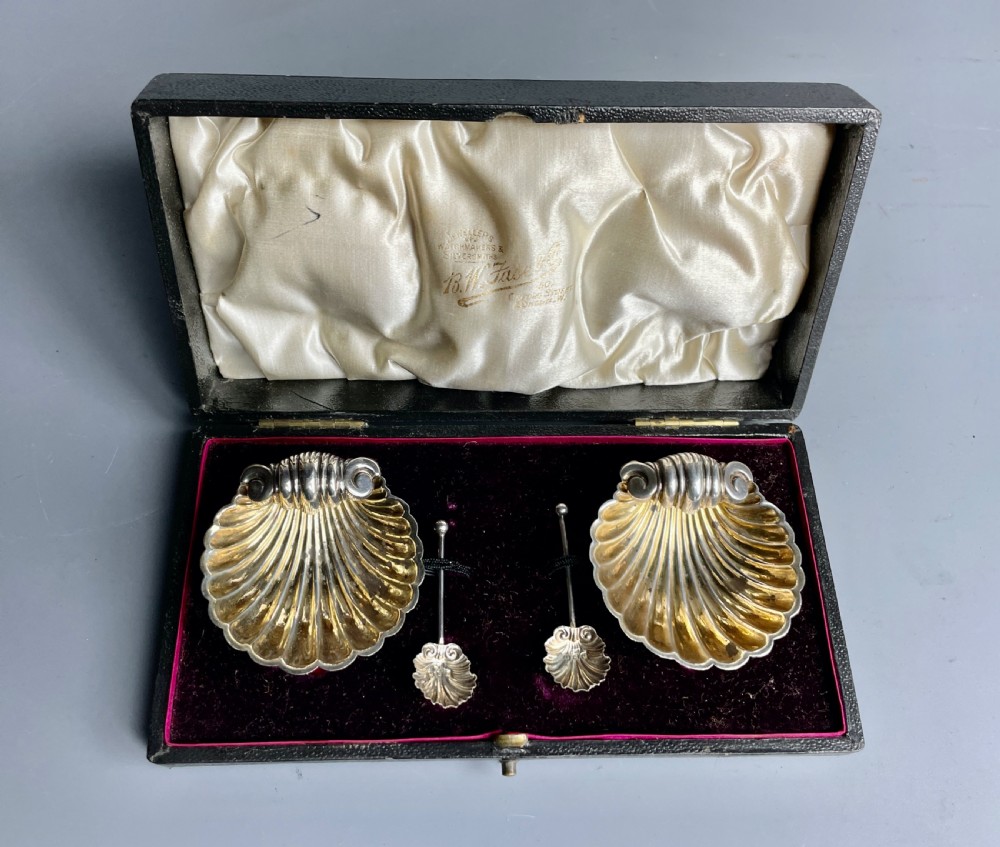 Pair of Shell Shaped Silver Salts & Spoons, Birmingham 1896
