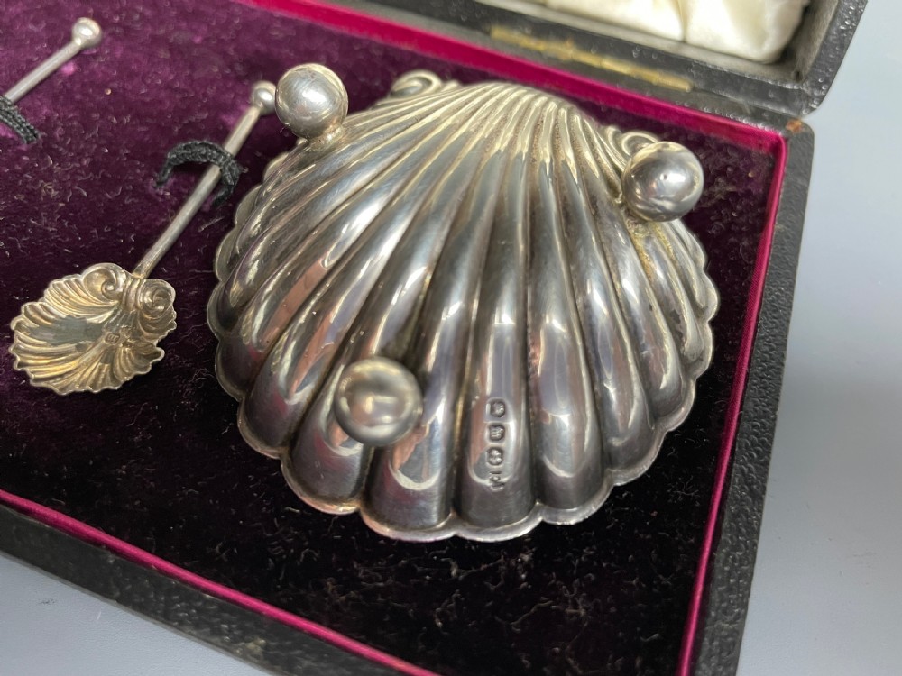 Pair of Shell Shaped Silver Salts & Spoons, Birmingham 1896 View II
