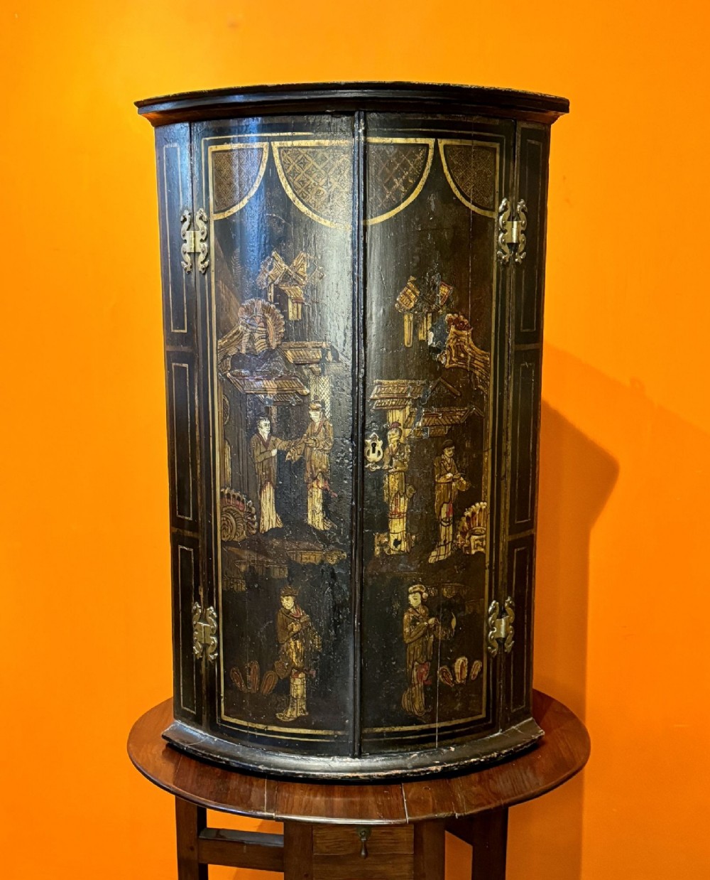 Georgian Black Japanned Chinoiserie Bowfront Corner Cupboard