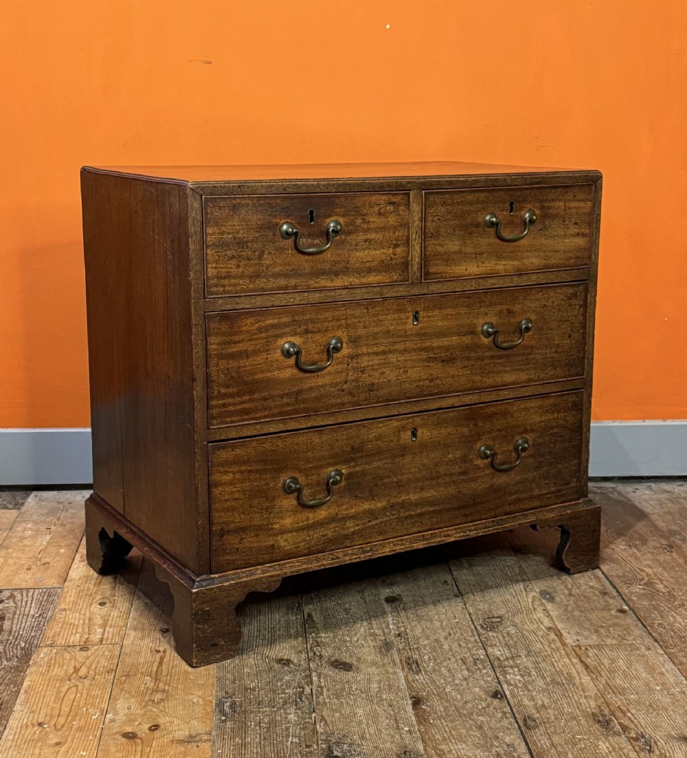 Georgian Mahogany Caddy Top Chest of Drawers of Small Proportions