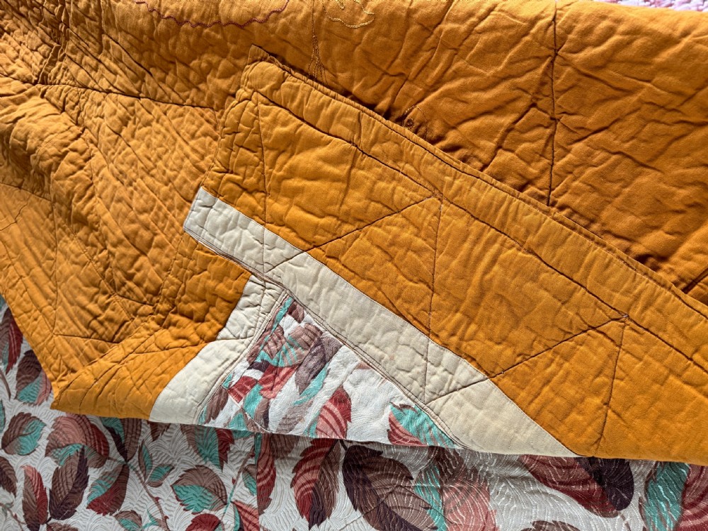 French leaf pattern double-sided quilt View IV