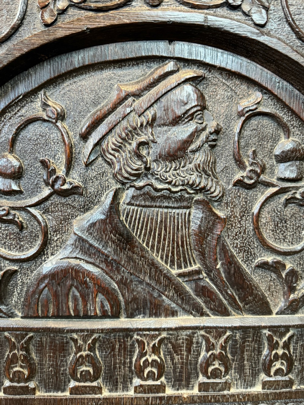 16th Century Romaine Carved Oak Portrait Panel dated 1563 View VIII