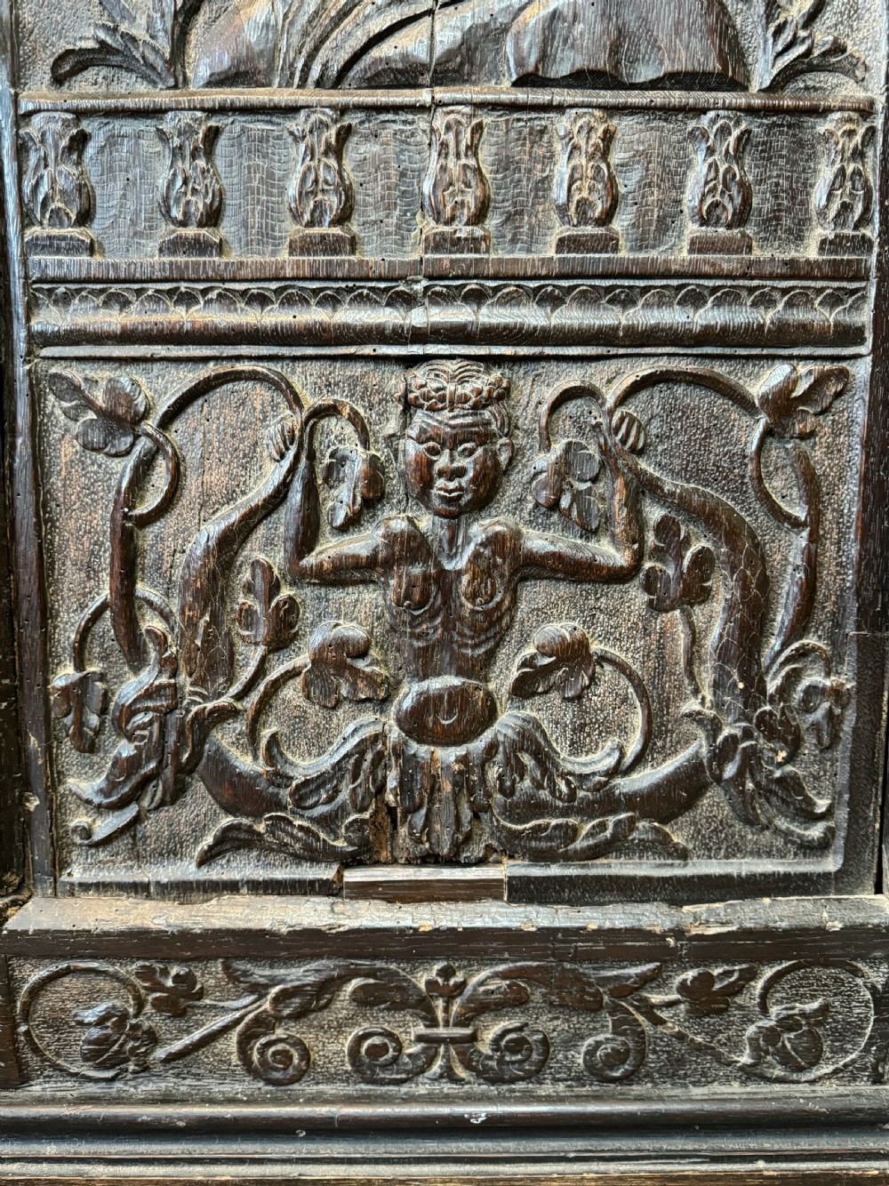 16th Century Romaine Carved Oak Portrait Panel dated 1563 View XI