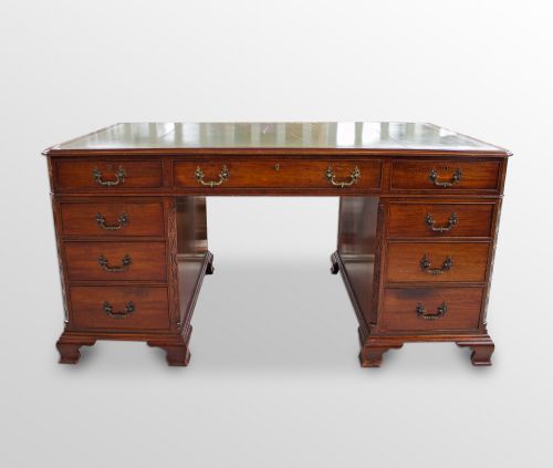 Georgian Style Mahogany Pedestal Desk