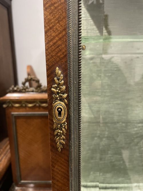fig 2. Rare Late 19th Century Gilt-Bronze Mounted Mahogany and Vernis-Martin Decorated Vitrine, Attributed to François Linke