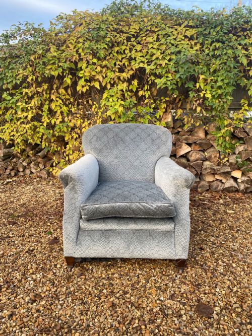 A DEEP SEATED FLATARM ARMCHAIR - ADDITIONAL PHOTO 2