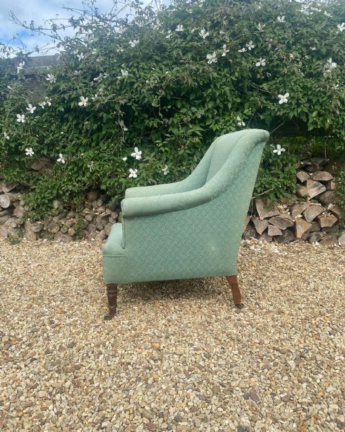A VICTORIAN ARMCHAIR - ADDITIONAL PHOTO 3