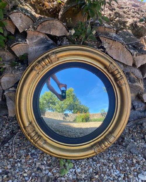 a georgian convex mirror - CATEGORY: ANTIQUE MIRRORS - DATED 19TH CENTURY