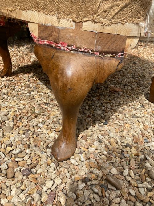 A 20TH CENTURY CONTINENTAL WINGCHAIR - ADDITIONAL PHOTO 4