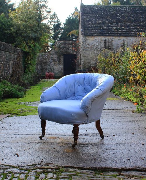 a howard and sons tub chair - CATEGORY: ANTIQUE CHAIRS - DATED 19TH CENTURY