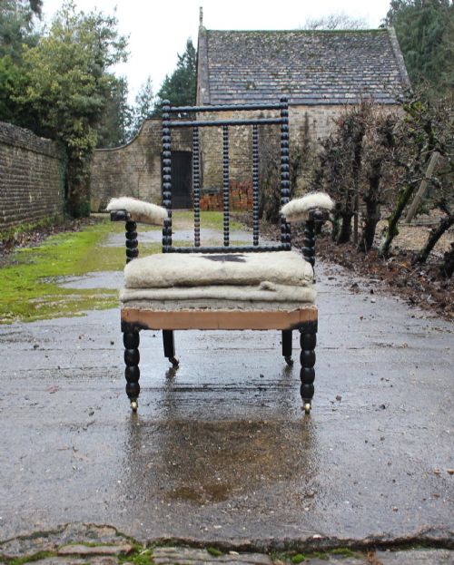A DEEP SEATED BOBBIN ARMCHAIR - ADDITIONAL PHOTO 3