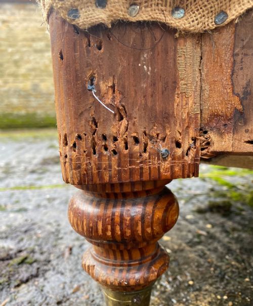 A HOWARD AND SONS ARMCHAIR - ADDITIONAL PHOTO 2