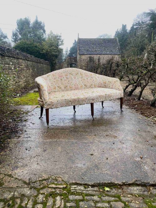 an elegant georgian sofa - CATEGORY: ANTIQUE SOFAS - DATED GEORGIAN