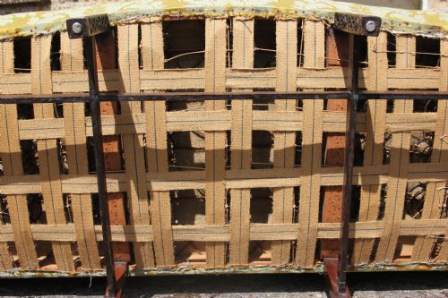 A CHIPPENDALE STYLE SOFA - ADDITIONAL PHOTO 4