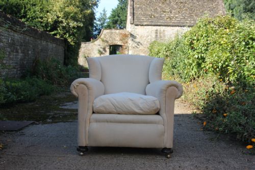 A VICTORIAN DEEP SEATED ARMCHAIR - ADDITIONAL PHOTO 2