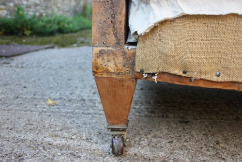 A EDWARDIAN HOWARD STYLE ARMCHAIR - ADDITIONAL PHOTO 3