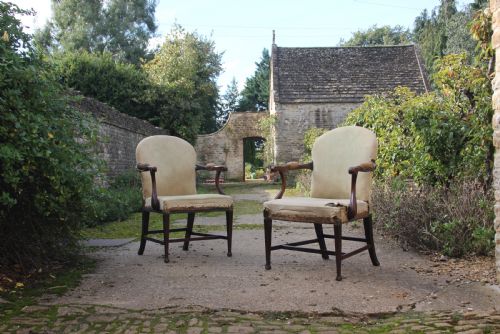 a pair of 18th century chairs - CATEGORY: ANTIQUE CHAIRS - DATED 18TH CENTURY