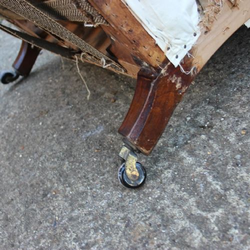 A VICTORIAN DEEP SEATED ARMCHAIR - ADDITIONAL PHOTO 2