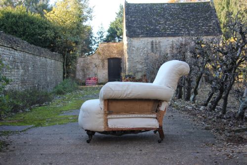 A VICTORIAN DEEP SEATED ARMCHAIR - ADDITIONAL PHOTO 4