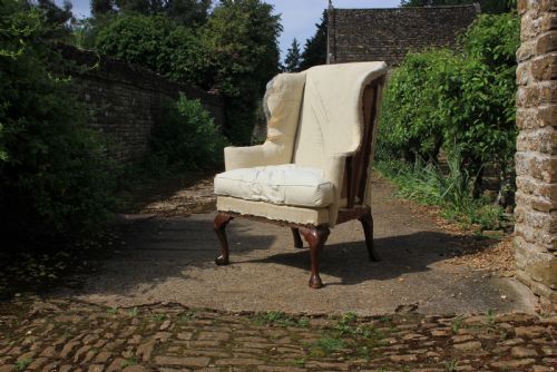 an 18th century elm wingchair - CATEGORY: ANTIQUE CHAIRS - DATED 18TH CENTURY