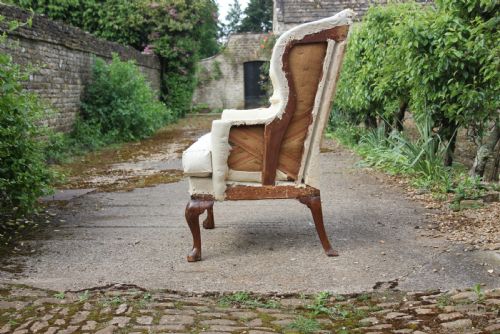 AN 18TH CENTURY ELM WINGCHAIR - ADDITIONAL PHOTO 1