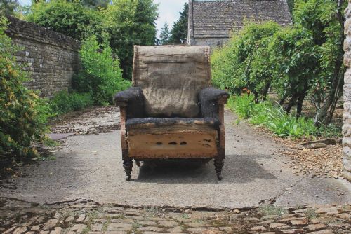 A SHOOLBRED FLAT ARMCHAIR - ADDITIONAL PHOTO 1